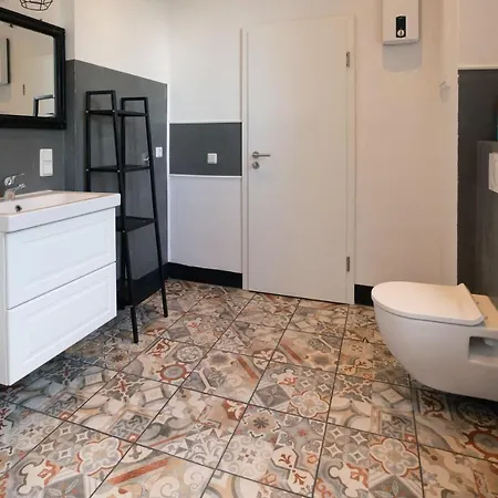 Bett Im Bahnhof Ferienwohnung Kastanienblute Apartment *