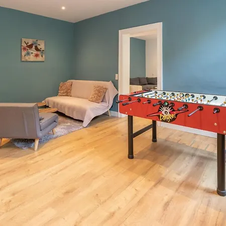 Bett Im Bahnhof Ferienwohnung Kastanienblute