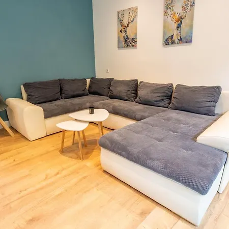 Bett Im Bahnhof Ferienwohnung Kastanienblute Apartment