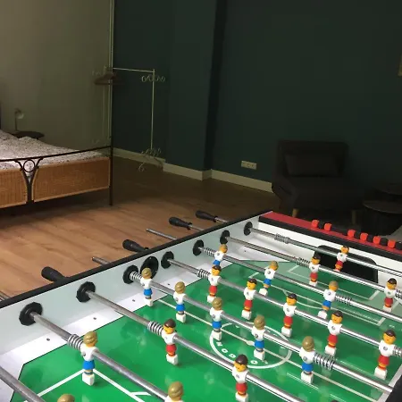 Bett Im Bahnhof Ferienwohnung Kastanienblute